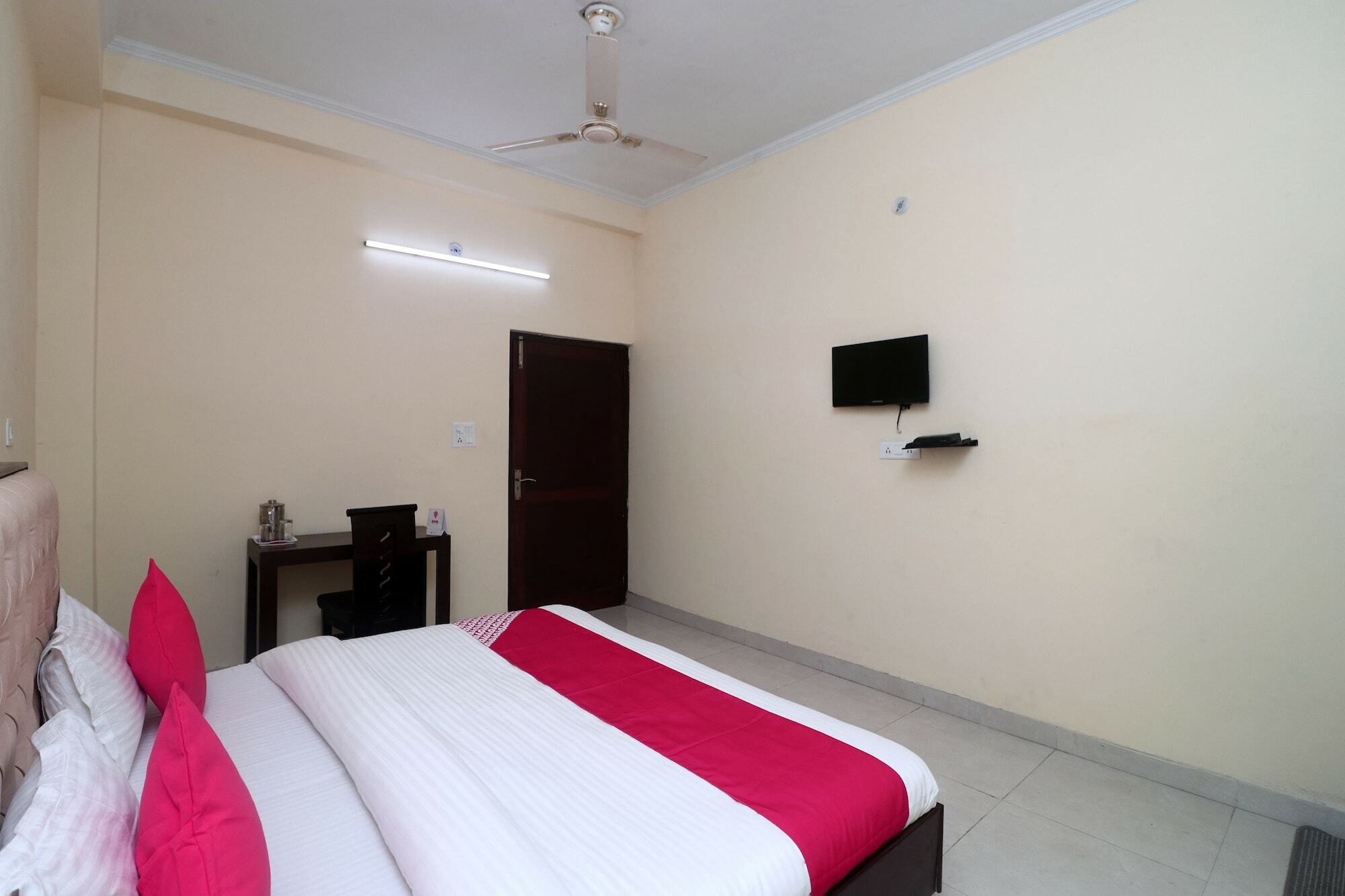 Oyo Hotel Ayaan Bareilly Exteriér fotografie
